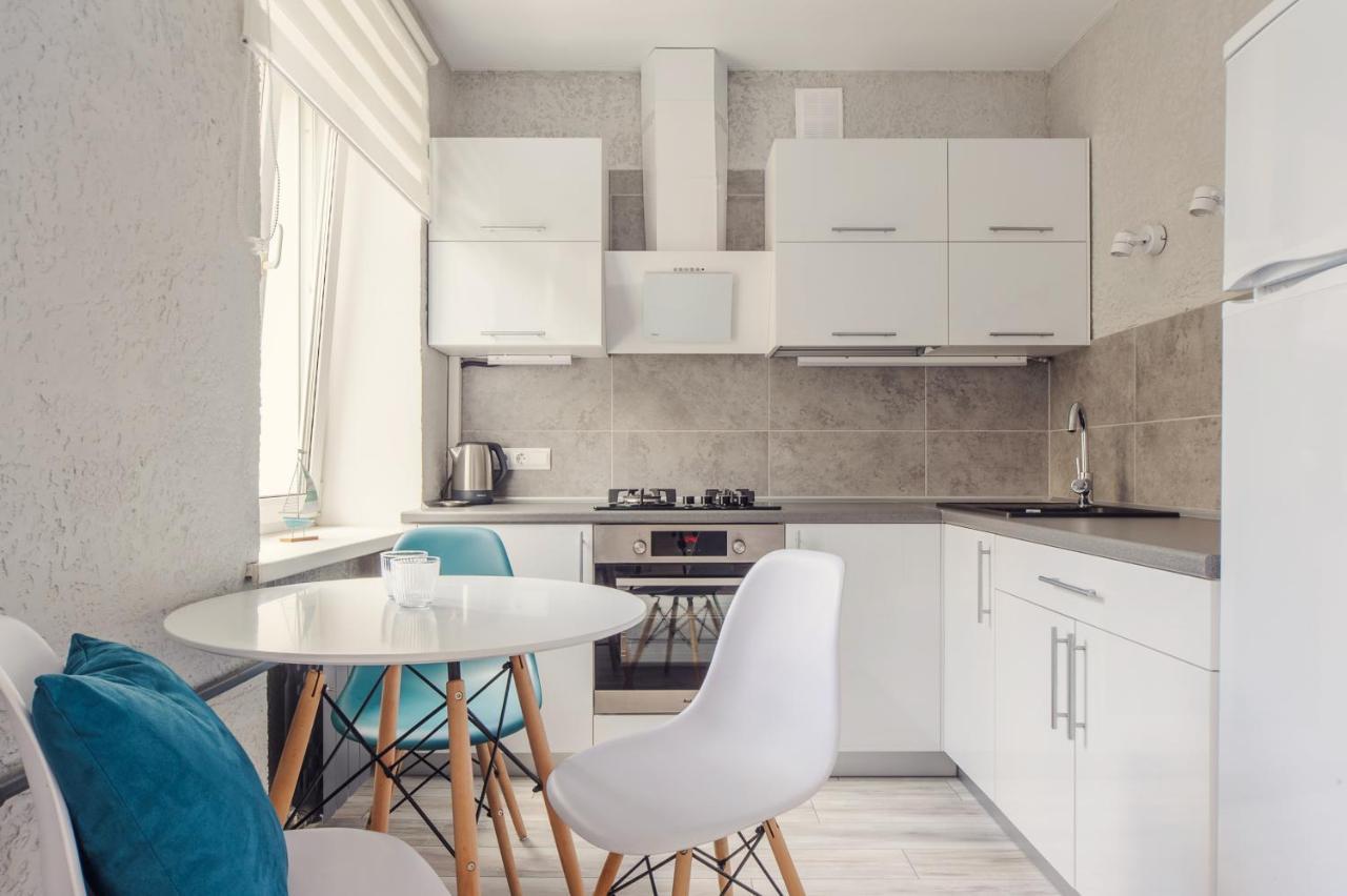 Apartments On Ploscha Yakuba Kolasa Минск Екстериор снимка