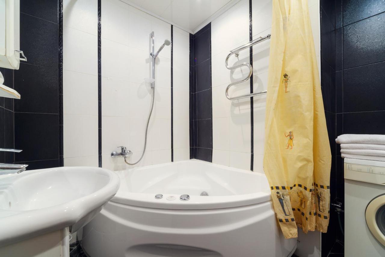Apartments On Ploscha Yakuba Kolasa Минск Екстериор снимка