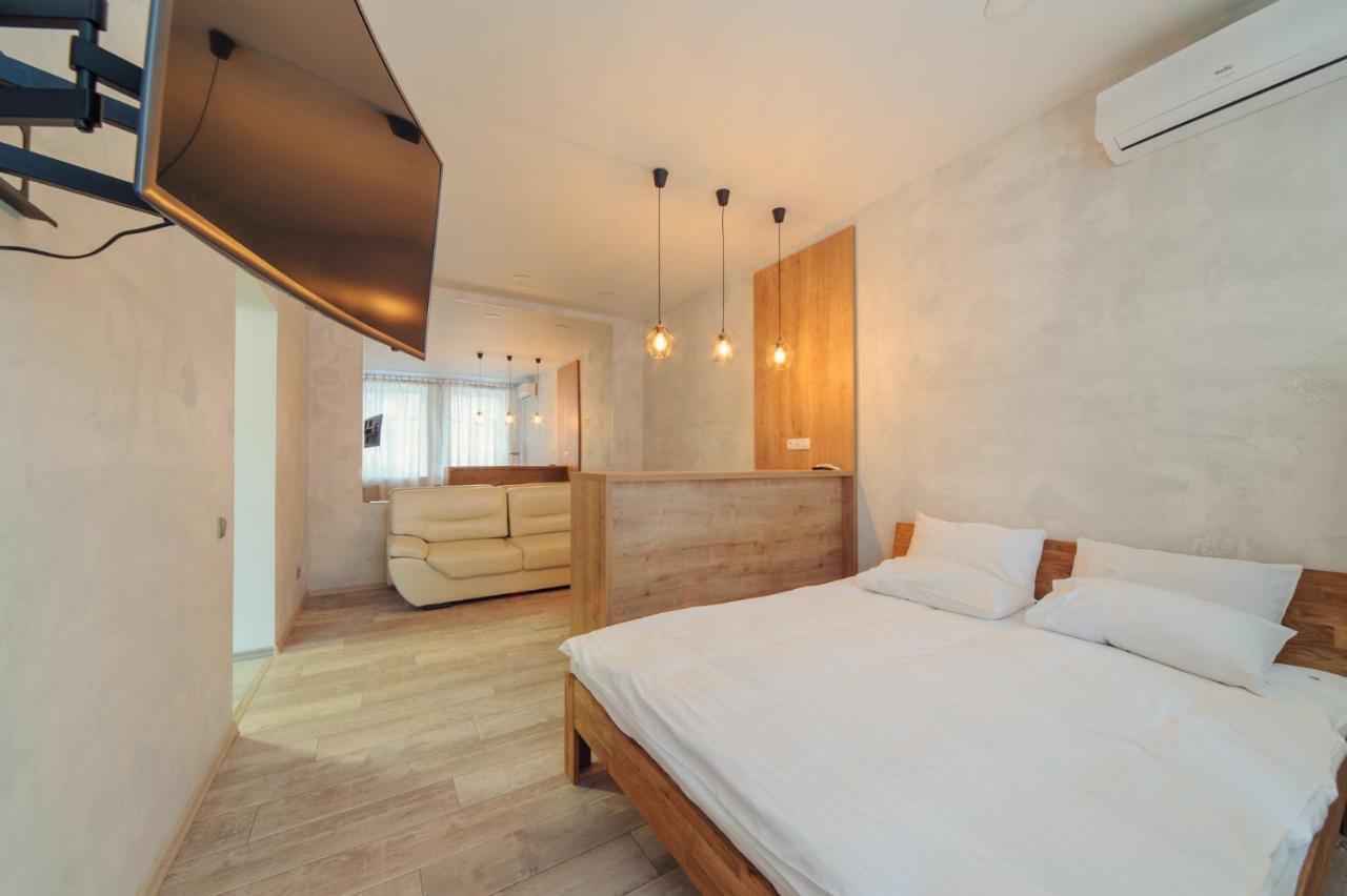 Apartments On Ploscha Yakuba Kolasa Минск Екстериор снимка